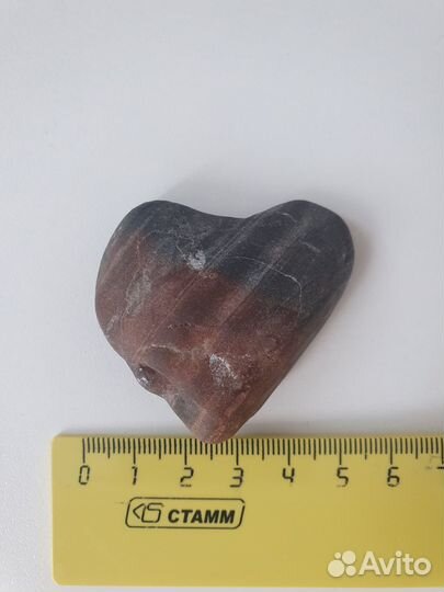 Натуральный камень в форме сердца
