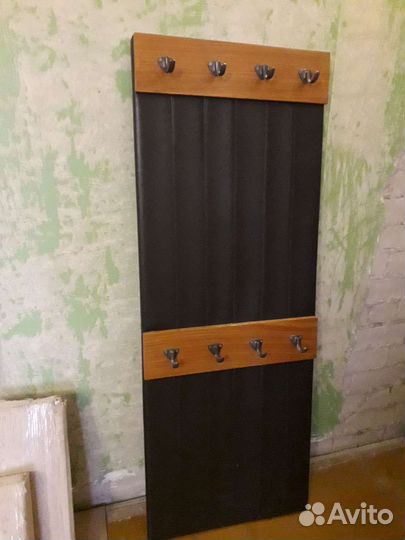 Вешалка прихожая