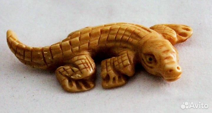 Крокодил - Нэцкэ из Кости резная Подвеска ru*57