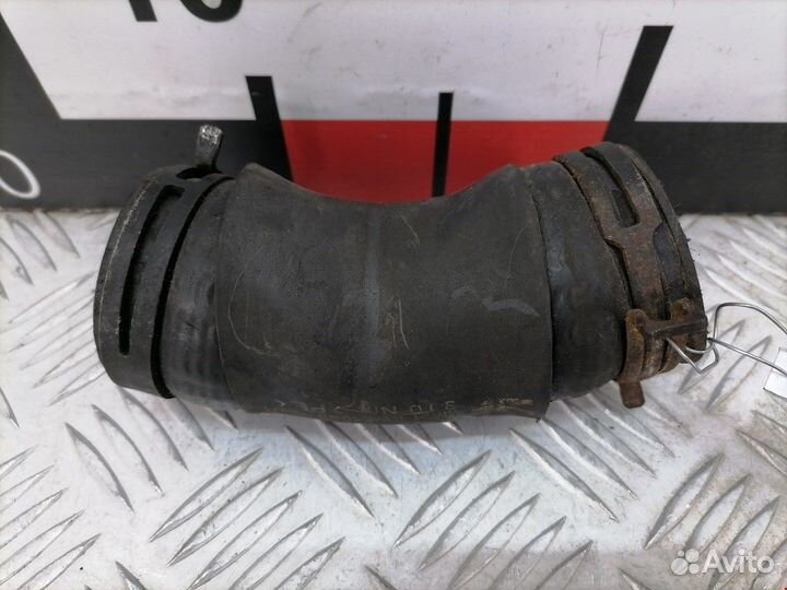 Патрубок интеркулера Volkswagen Sharan 2-й рест