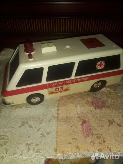 Игрушка Скорая помощь СССР