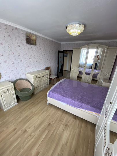 2-к. квартира, 74 м², 4/10 эт.