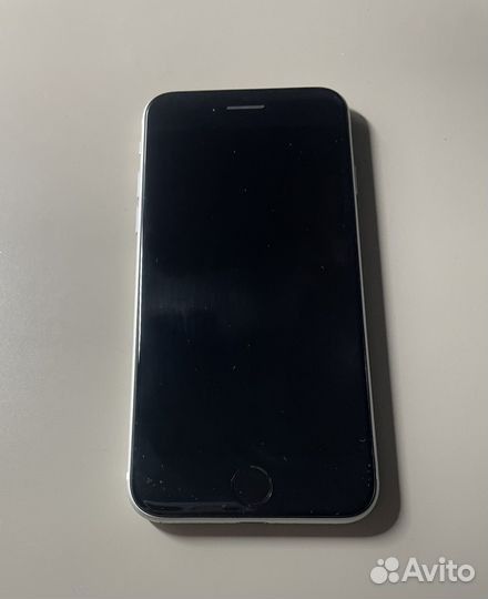 iPhone SE, 64 ГБ