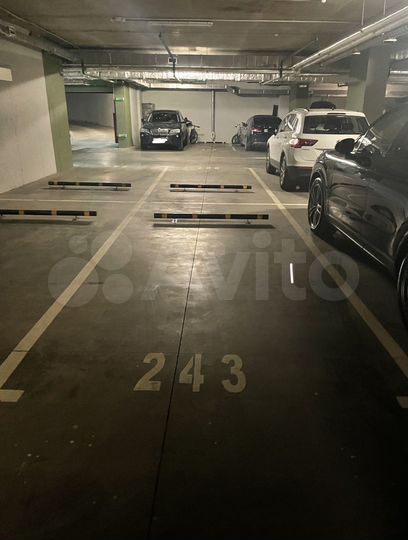 Машиноместо, 14 м²