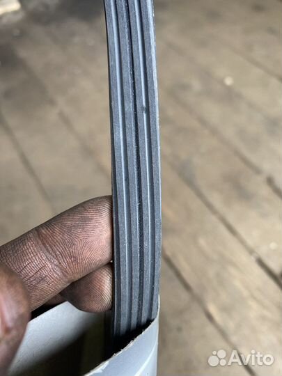 Приводной ремень поликлиновой