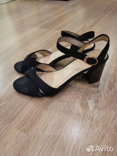 Босоножки женские 37 размер