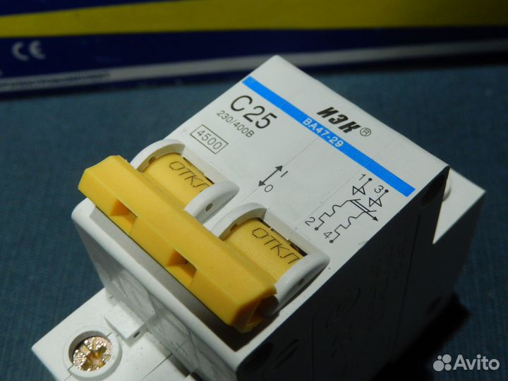 Автоматический выключатель 2P иэк С25 ва47-29