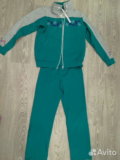 Костюм спортивный