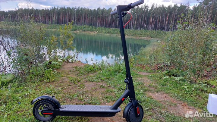 Электросамокат E-scooter