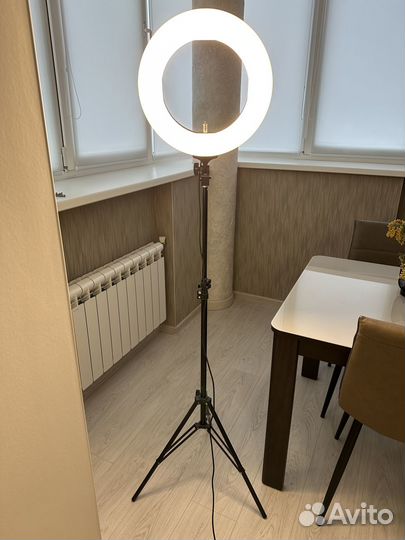 Кольцевая лампа профессиональная Okira 35см