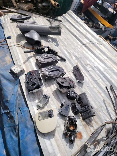 Пищалки уголки на пежо 206