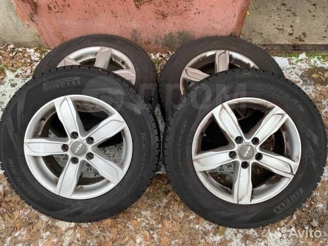 Pirelli Ice Asimmetrico 215/65 R16