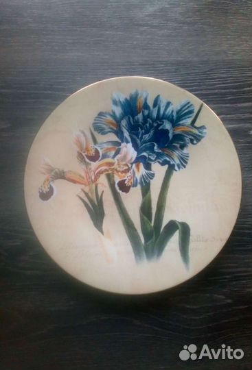 Настенная тарелка