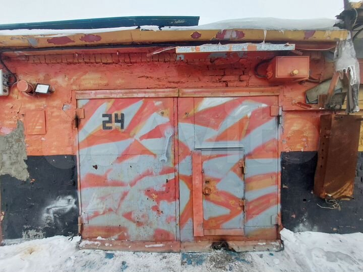 Гараж, > 30 м²