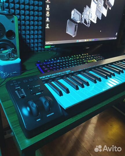 Продам миди-клавиатуру M-audio Keystation49
