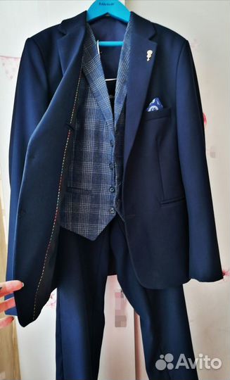 Костюм школьный