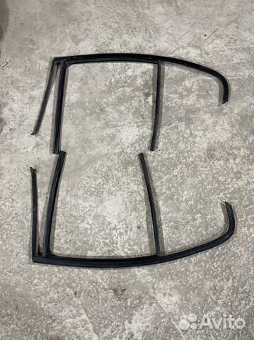 Уплотнитель стекла двери задний правый bmw f30