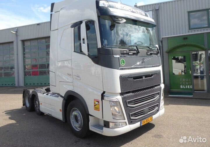 В разборке грузовик Volvo,FH с 2013