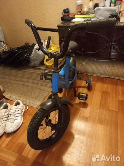 Велосипед детский с дополнительными калёсами