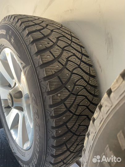 Dunlop GrandTrek Ice 03 215/65 R16