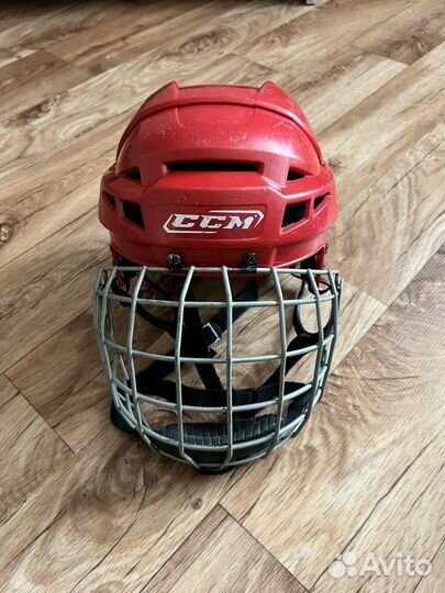 Хоккейный шлем
