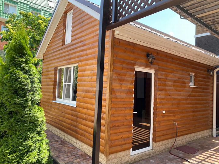 Дом 221 м² на участке 6,1 сот.