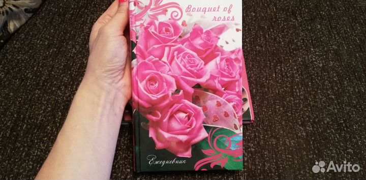 Книга Маникюр и дизайн ногтей +ежедневник новые