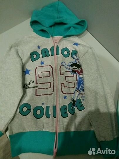 Новый костюм, на флисе для девочки р.104