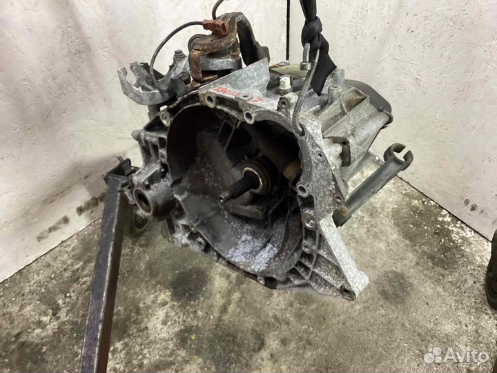 МКПП (механическая коробка переключения передач) C