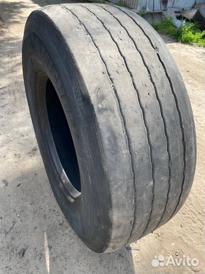 Грузовая шина бу 385 65 22.5