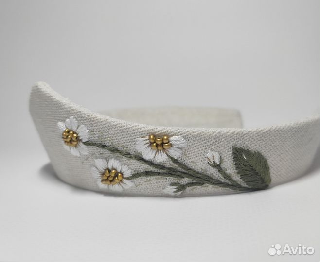 Ободок ручной работы с вышивкой в наличии