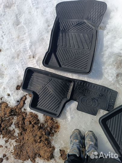 Автомобильные коврики резиновые на гранту