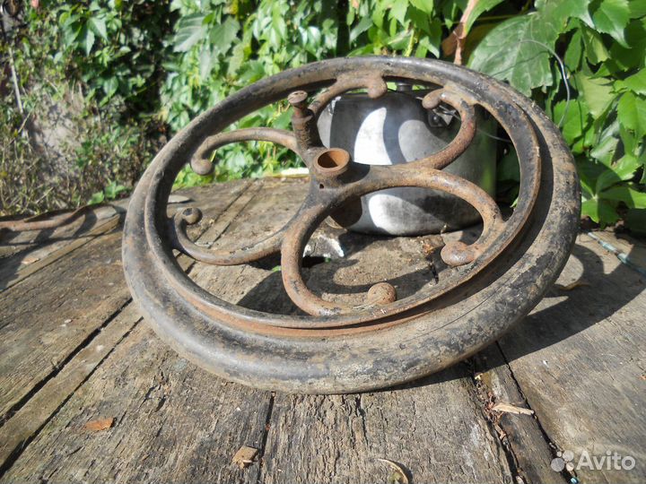 Приводное колесо от швейной машины только самовыво