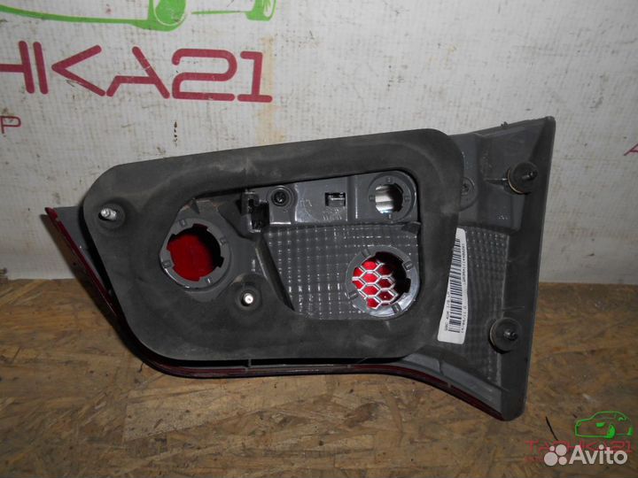 Фонарь внутренний левый KIA Rio 3 (2011-2015)