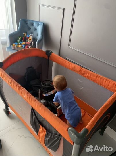 Манеж-кроватка детская складная