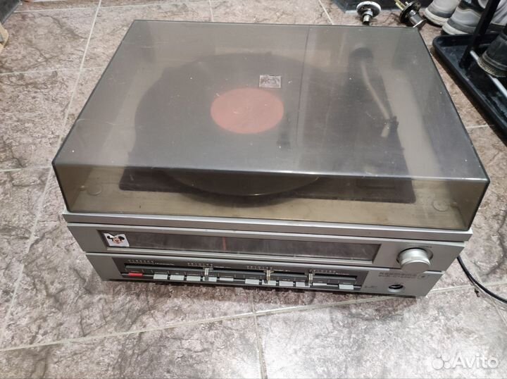 Виниловый проигрыватель