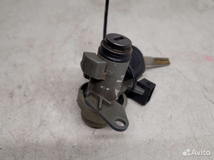 Личинка замка багажника Audi A4 8E 2001-2005