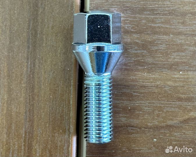 Колесные болты М12Х1,5Х28mm хромированные