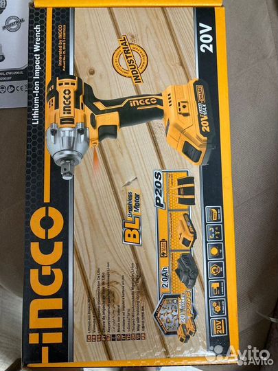 Аккумуляторный ударный гайковерт