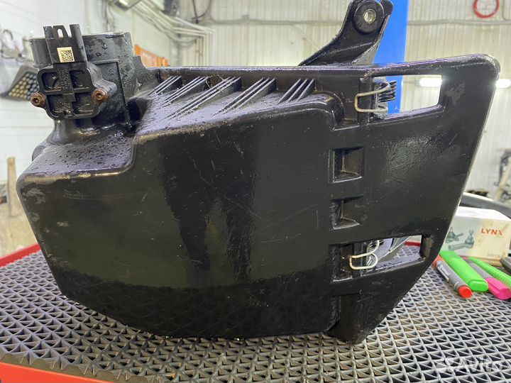 Корпус воздушного фильтра BMW E60 3.0i