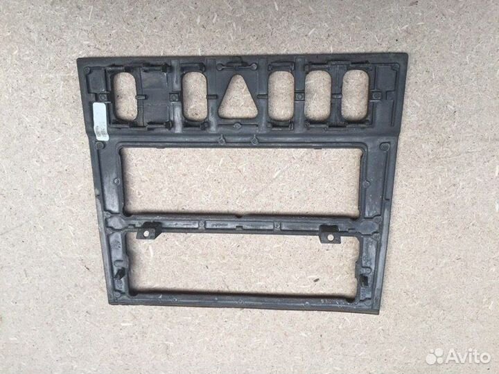 Накладка консоли передняя Mercedes-Benz E-Class