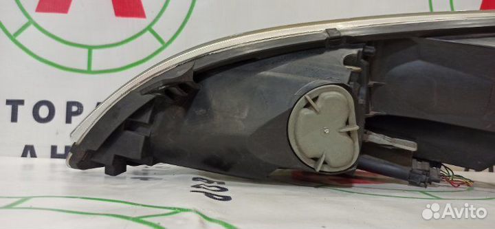 Фара передняя правая Mitsubishi Colt Z34A 4A90