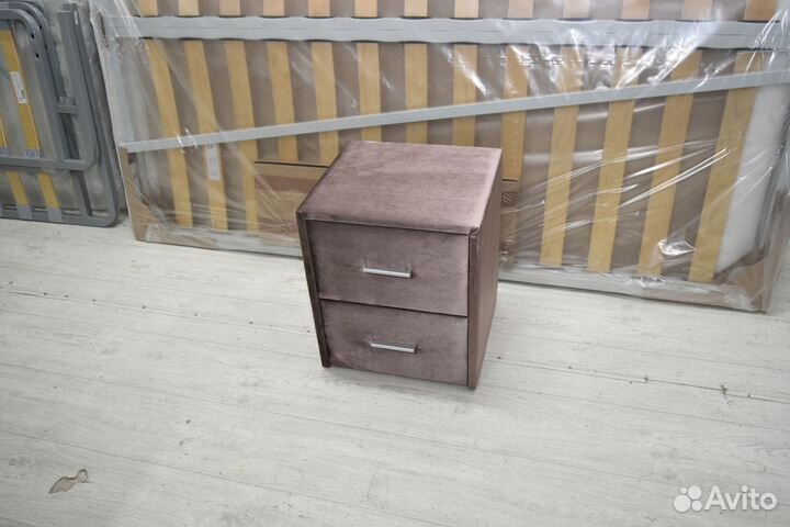 Тумба прикроватная