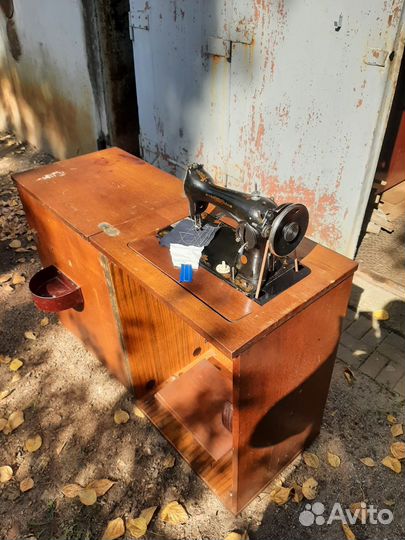 Швейная машинка пмз, ножная