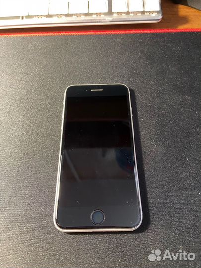iPhone SE (2020), 64 ГБ