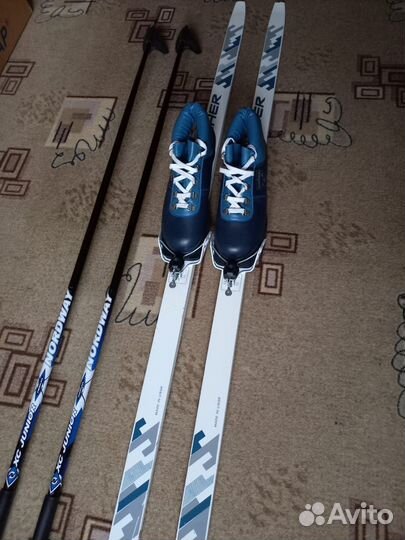 Лыжный комплект 175 см с палками и ботинками