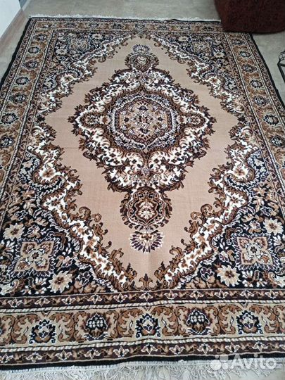 Ковер шерстяной новый