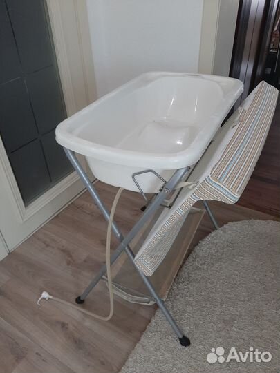 Пеленальный столик с ванночкой