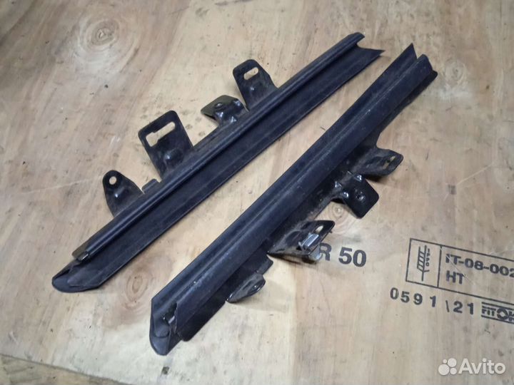 Уплотнитель кузова Ford Mustang 5