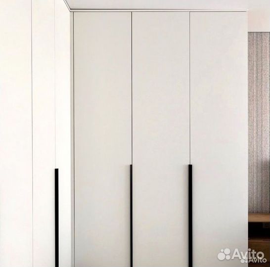 Шкаф распашной на заказ в спальню